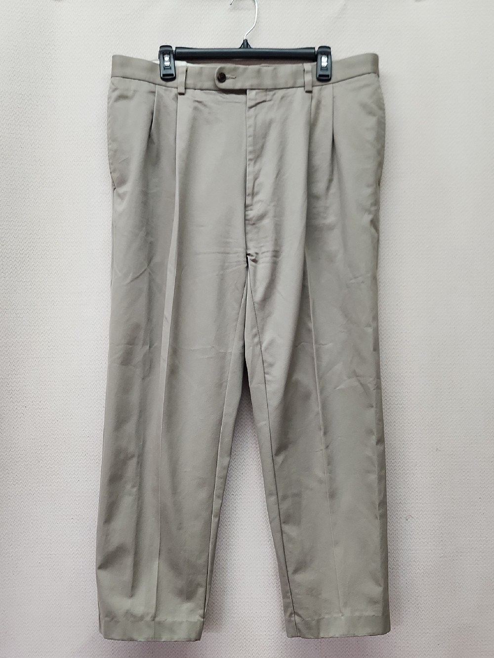 Joseph & Feiss Men's Pleated Chinos in Light Tan